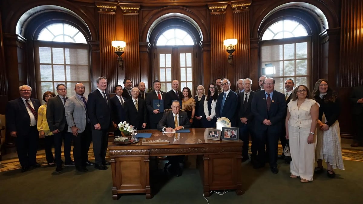 Landmark antisemitism bill signed into law by Missouri Governor Mike Kehoe